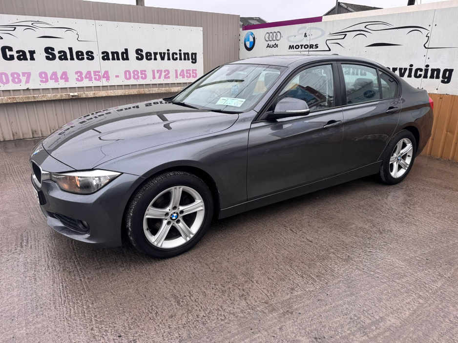 2012 BMW 3 Series - image 8