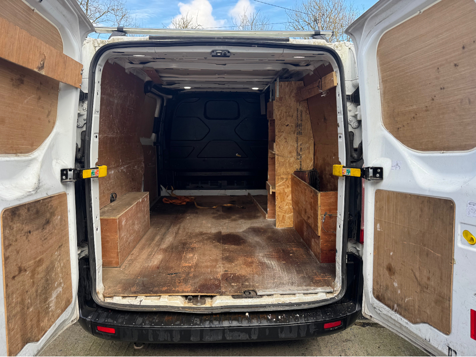 2019 Ford Transit Custom - image 10