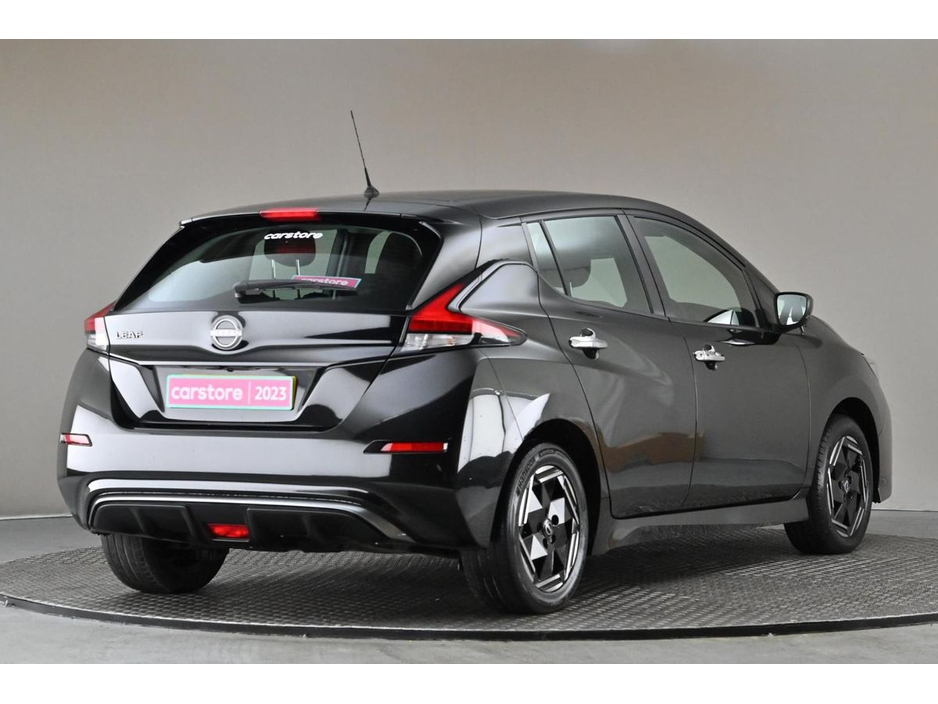 2023 Nissan Leaf - image 9