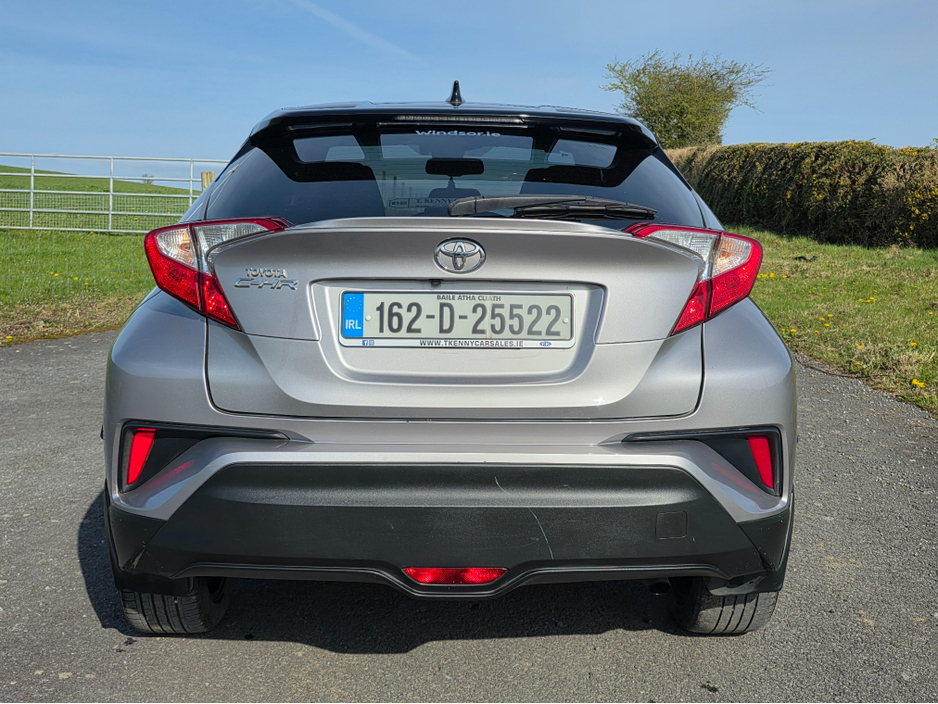 2016 Toyota C-HR - image 5