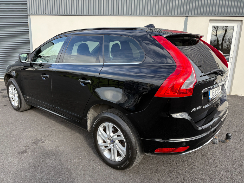 2015 Volvo XC60 - image 3
