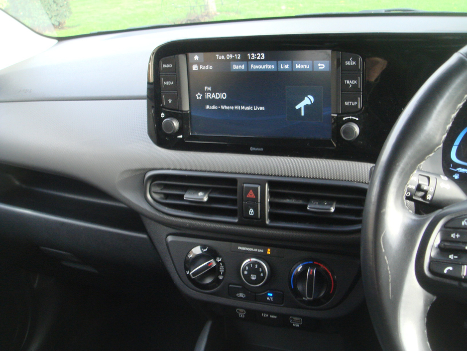 2023 Hyundai i10 - image 9