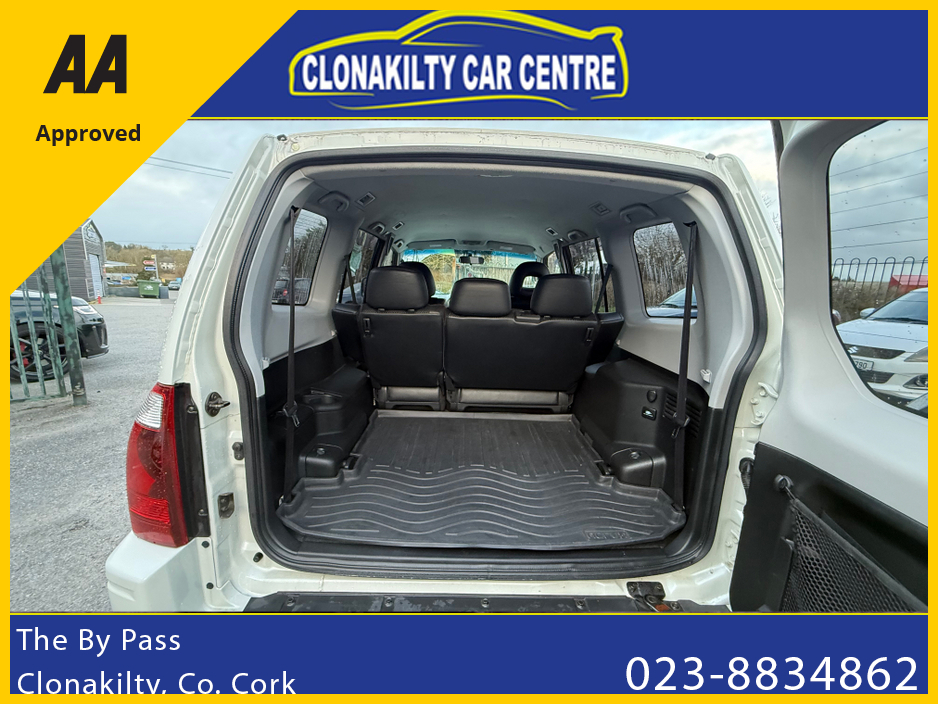 2006 Mitsubishi Pajero - image 14