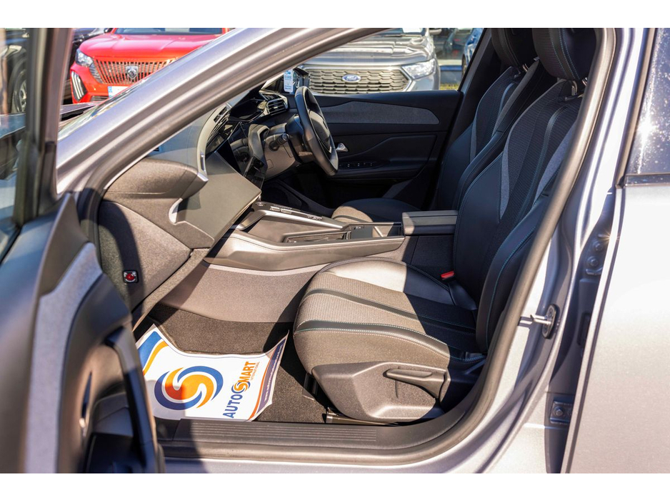 2024 Peugeot 308 - image 21