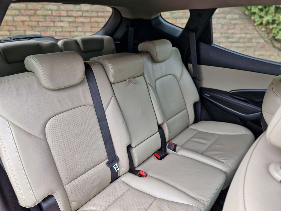 2017 Hyundai Santa Fe - image 27