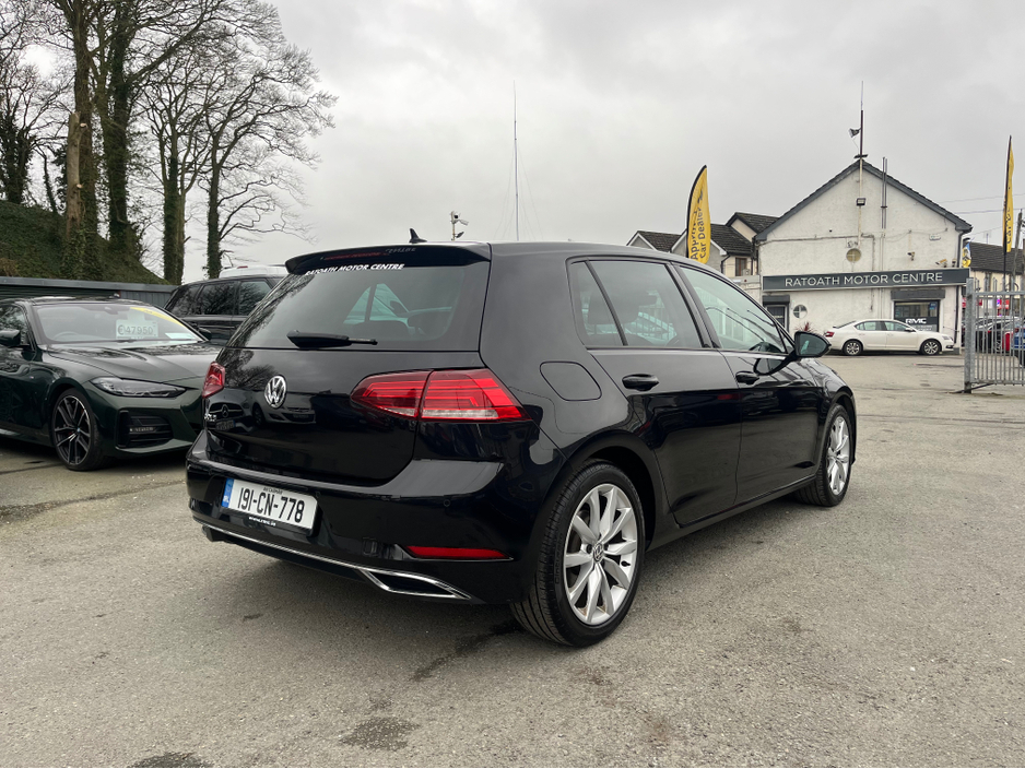 2019 Volkswagen Golf - image 3