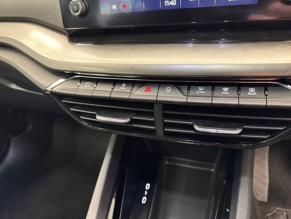 2024 Skoda Octavia - image 17