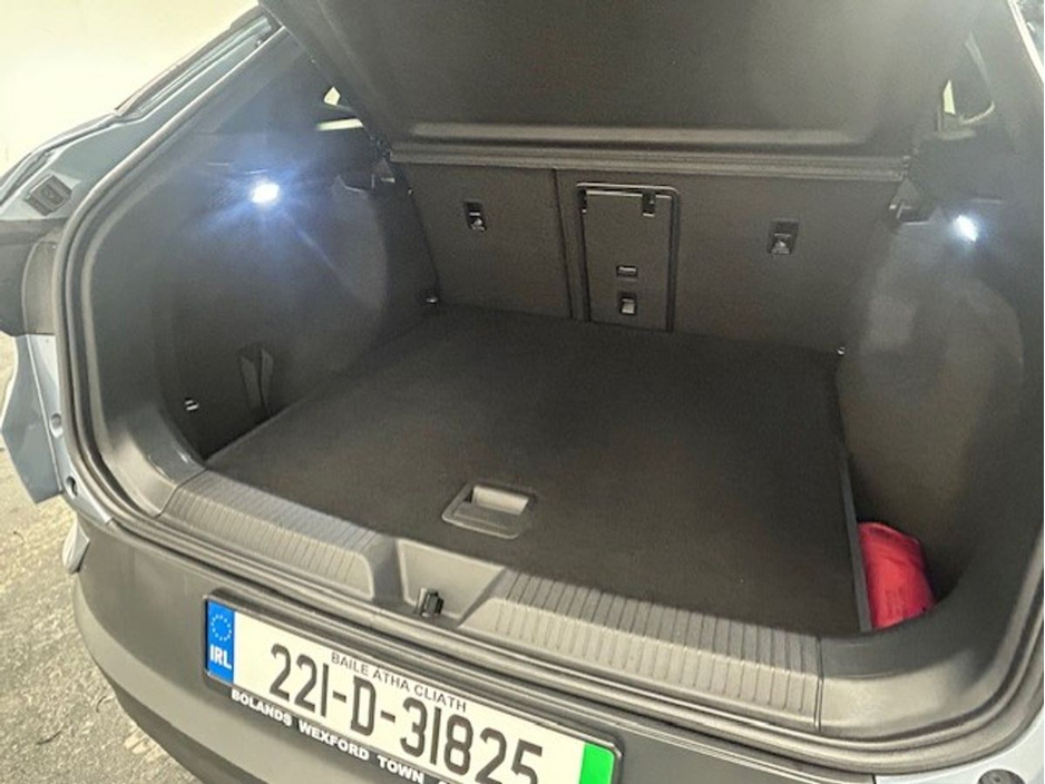 2022 Volkswagen ID.4 - image 10