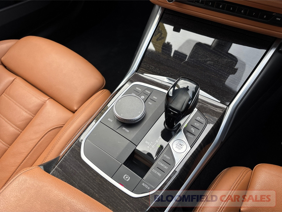 2019 BMW 3 Series - image 21