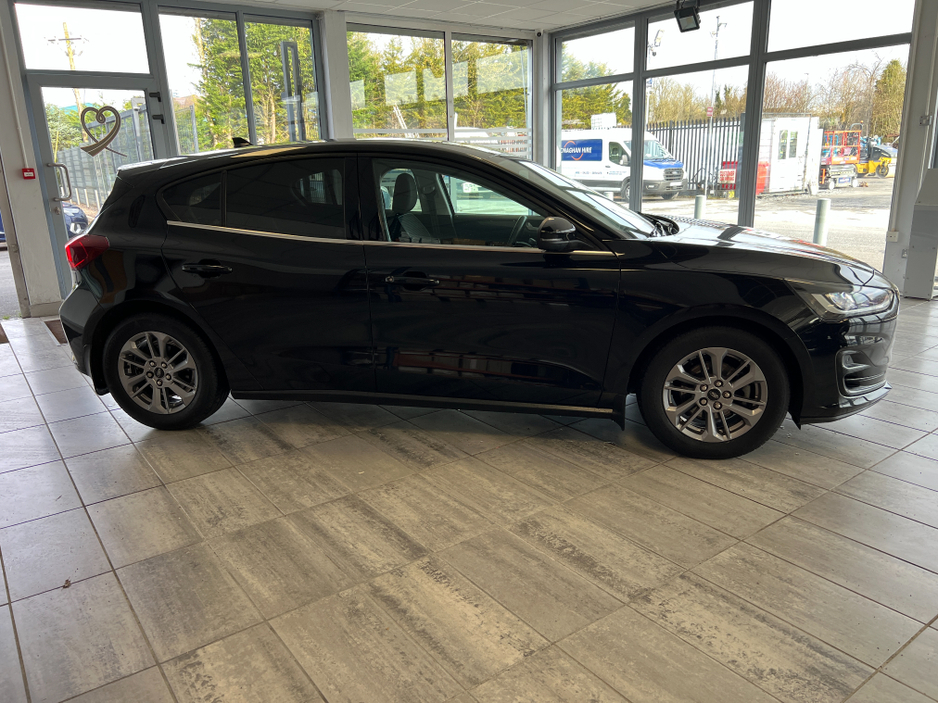 2023 Ford Focus - image 7