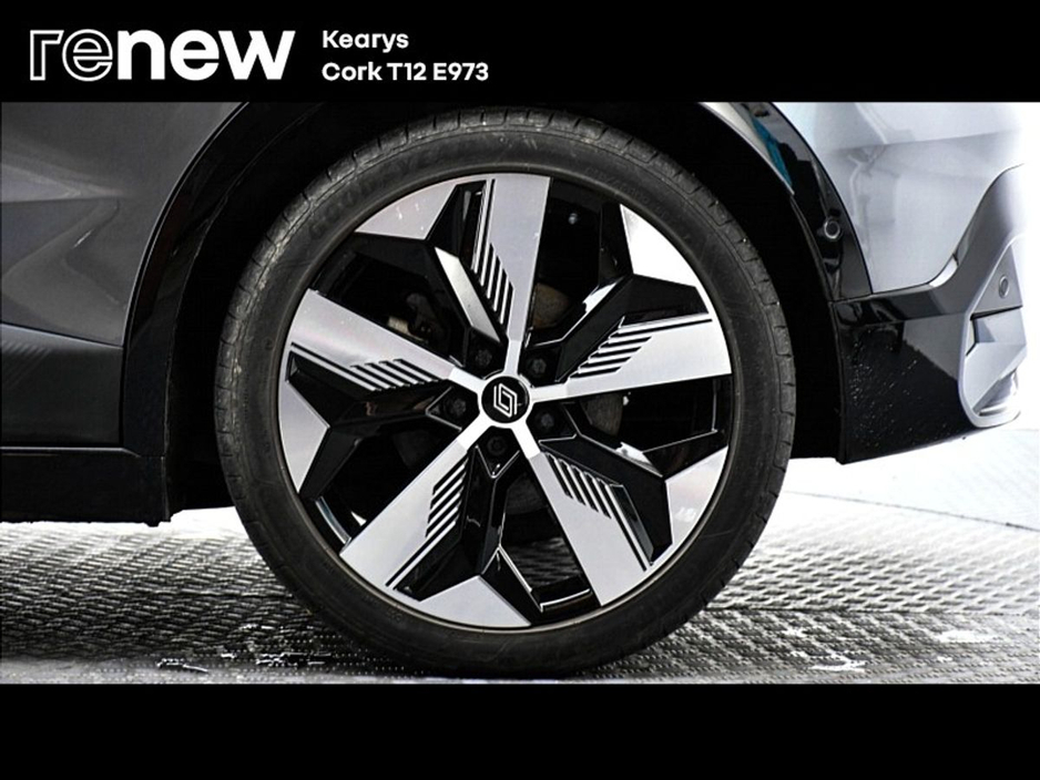 2024 Renault Megane E-Tech - image 9