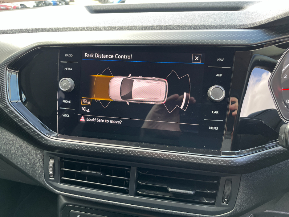 2021 Volkswagen T-Cross - image 20