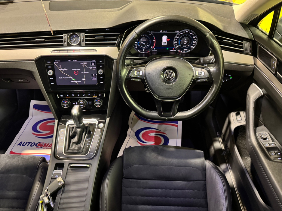 2019 Volkswagen Passat - image 8