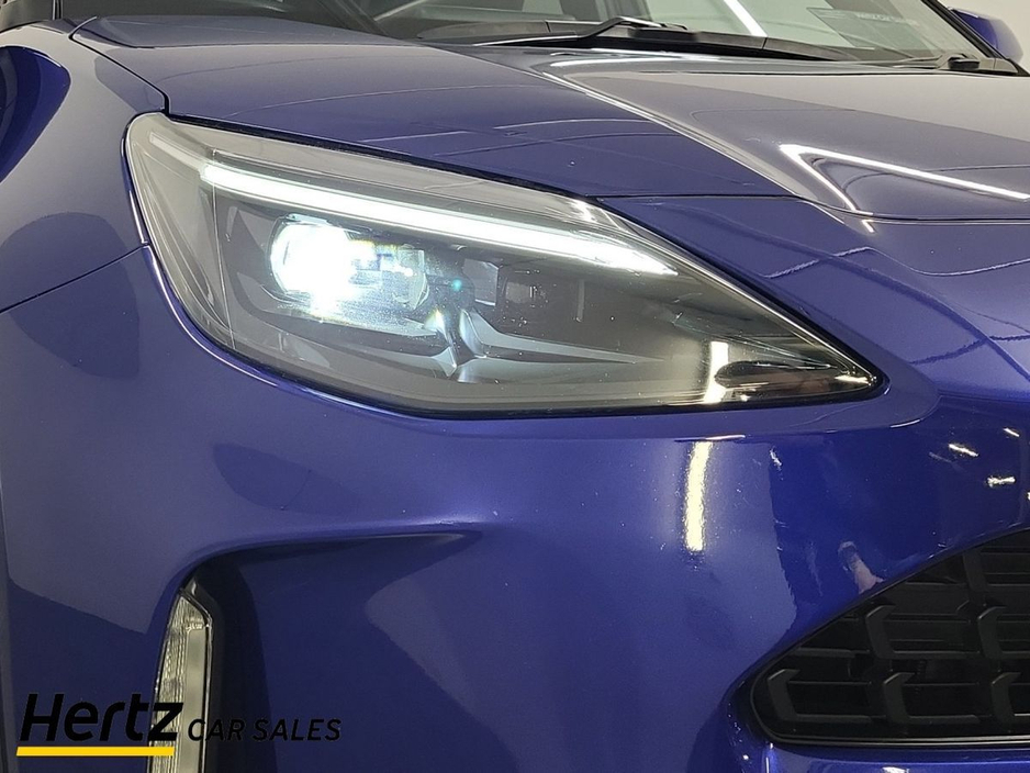 2023 Toyota Yaris - image 7