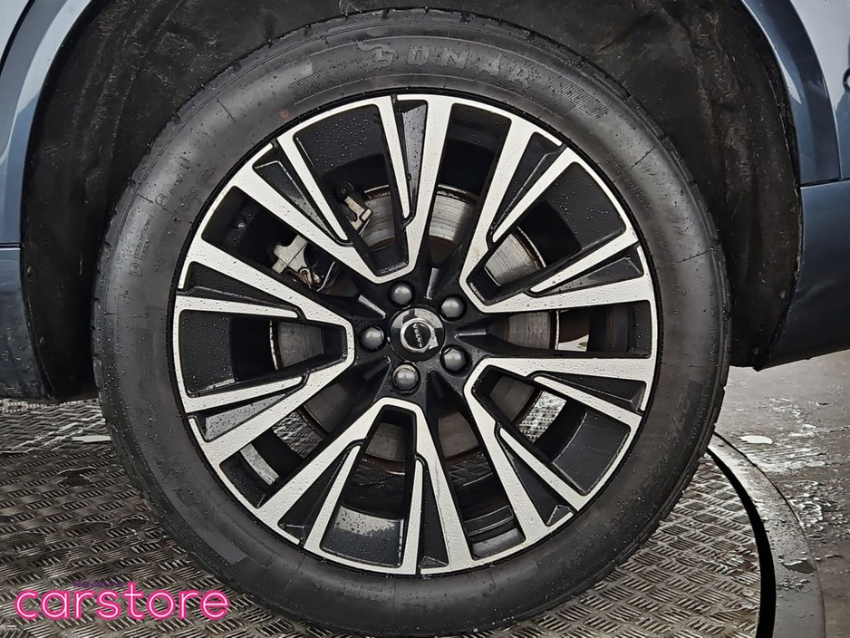 2023 Volvo XC90 - image 14