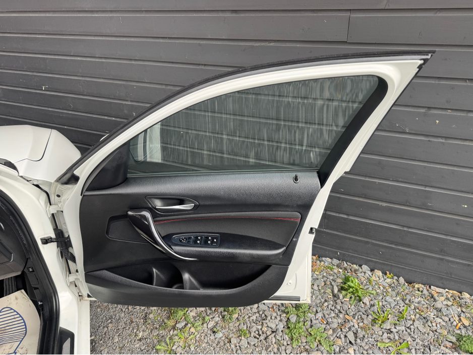 2014 BMW 1 Series - image 15