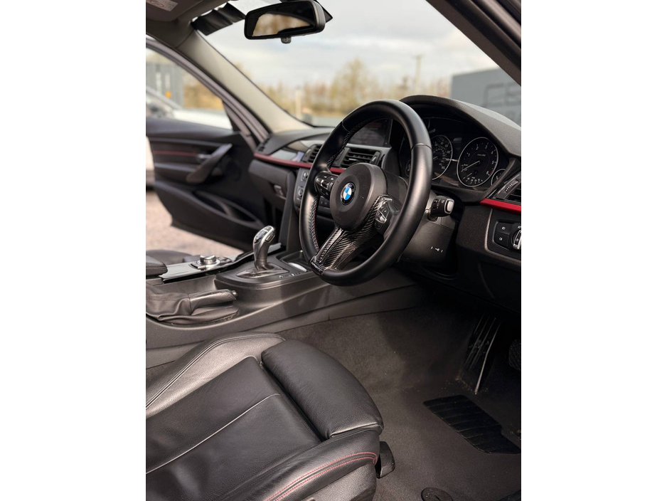 2015 BMW 3 Series - image 27