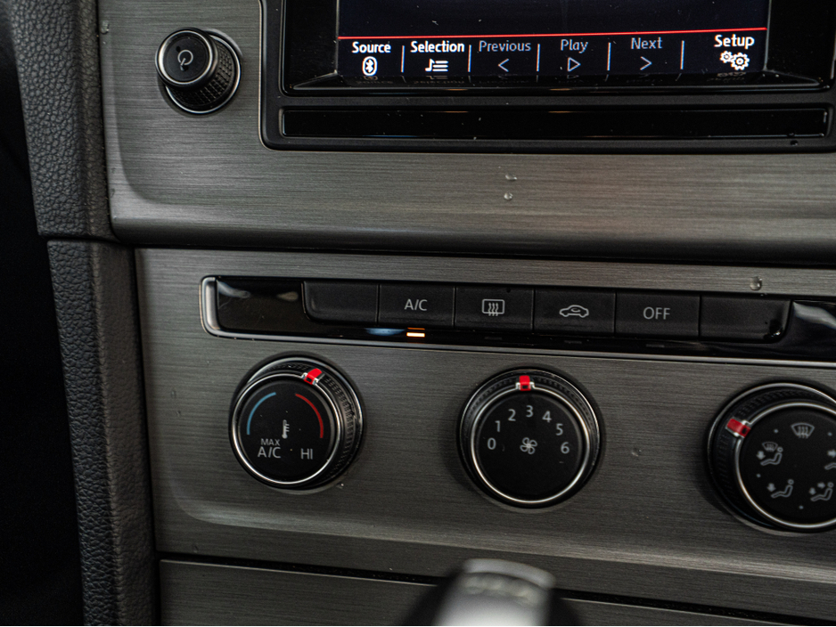 2015 Volkswagen Golf 2015 VW Golf 1.6d Auto/FSH/New NCT/Warranty €11,888