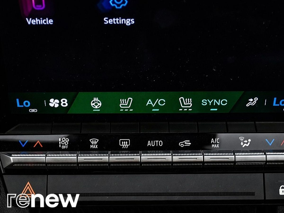 2024 Renault Megane E-Tech - image 24