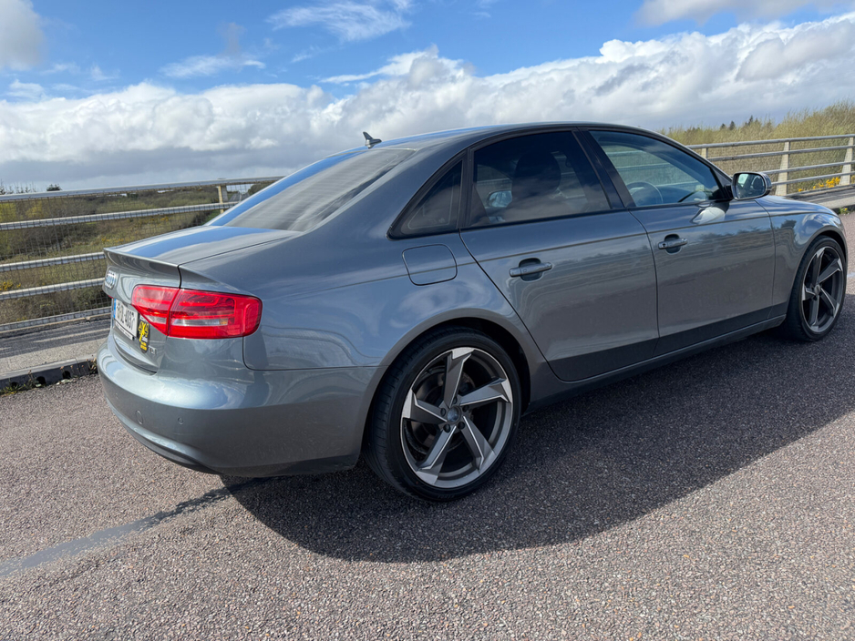 2015 Audi A4 - image 8