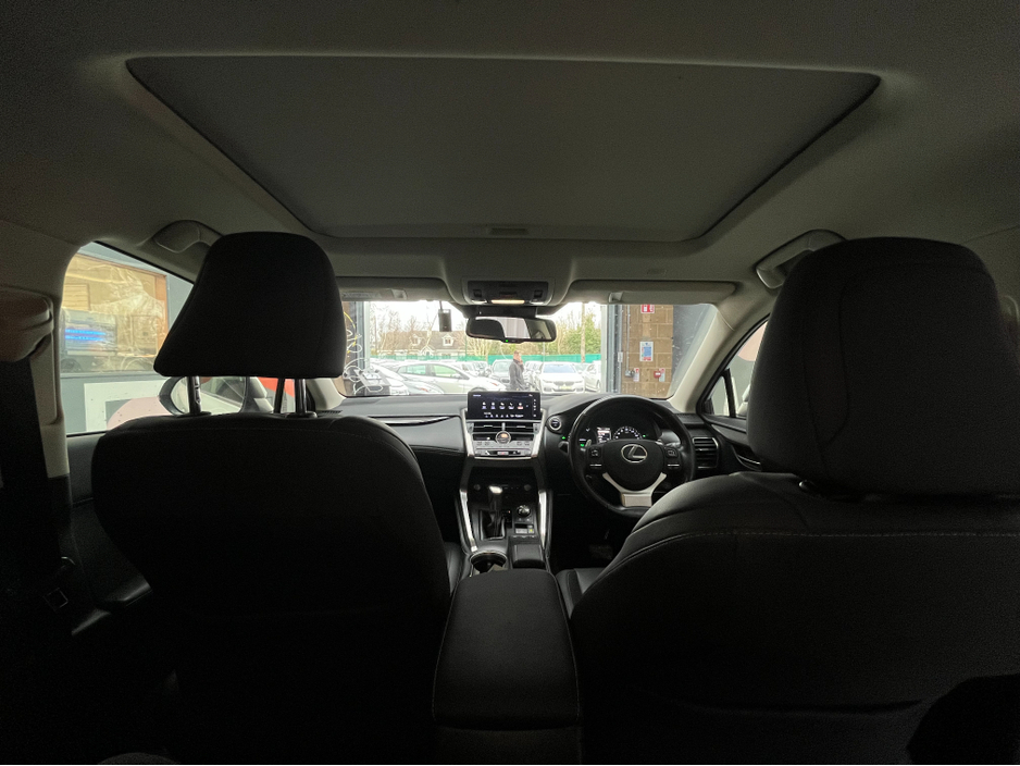 2020 Lexus NX 300 h - image 18