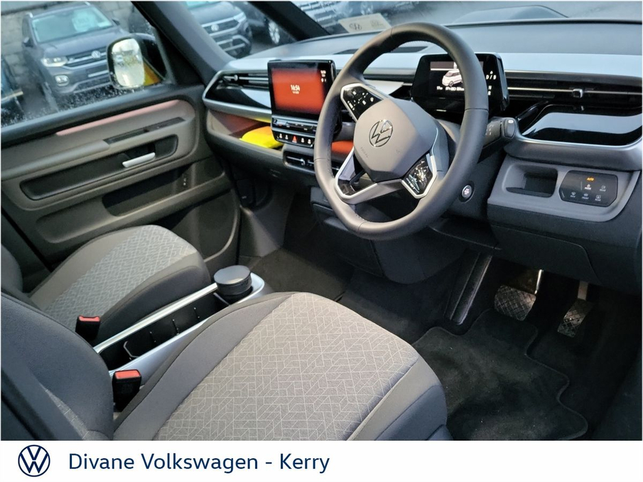 2025 Volkswagen ID.Buzz 7 SEATER LIFE 280HP 86kWh BATTERY €64,000