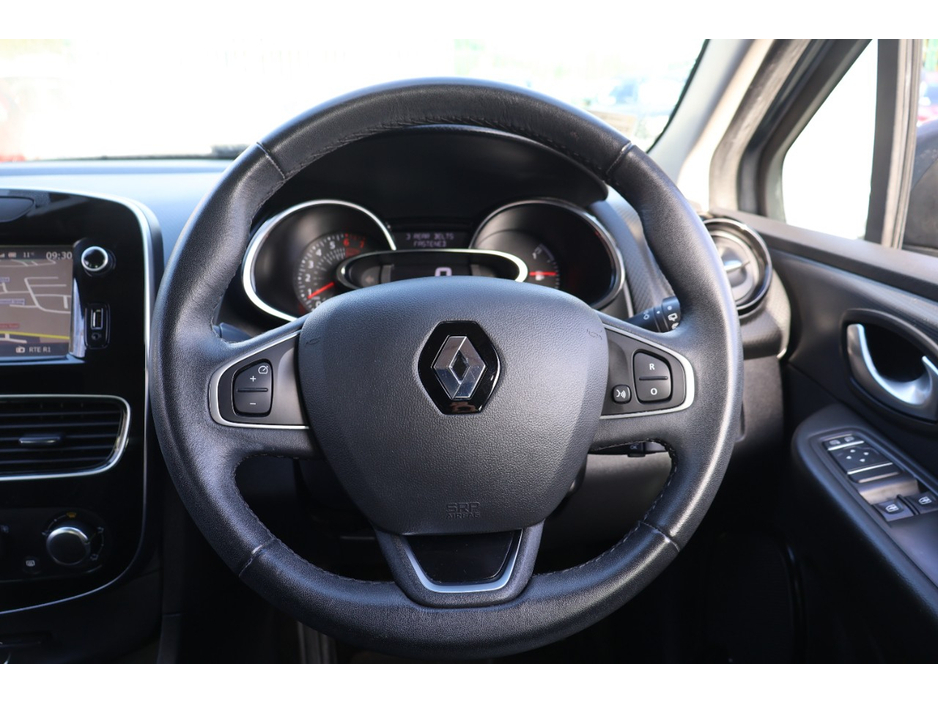 2017 Renault Clio - image 23