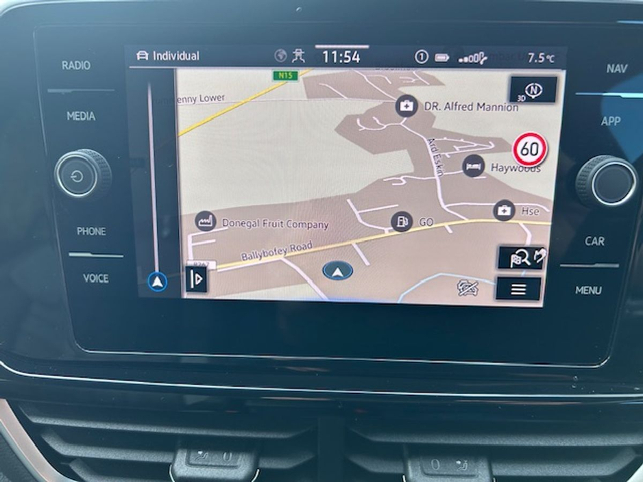 2025 Volkswagen T-Roc - image 14