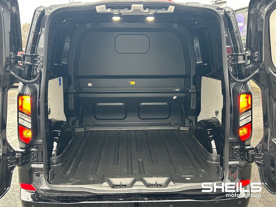 2026 Ford Transit Custom - image 9