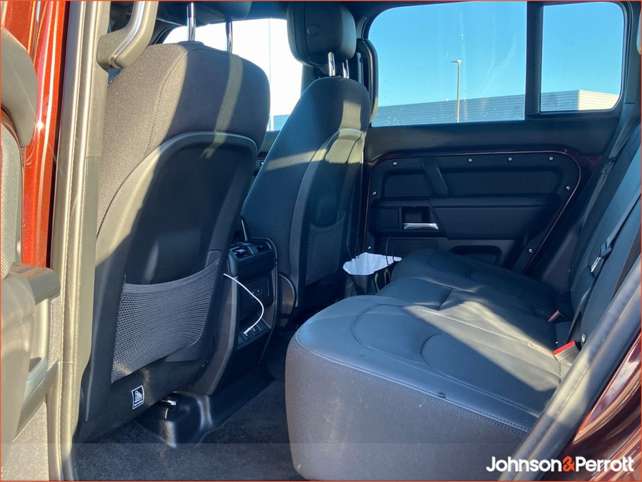 2025 Land Rover Defender - image 5