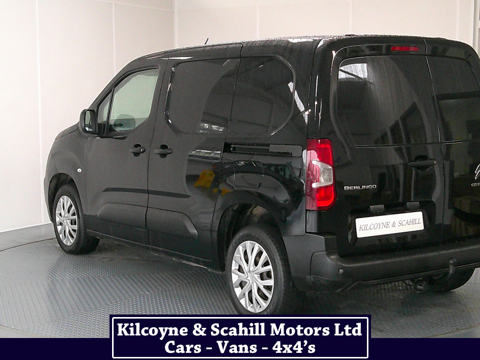 2021 Citroen Berlingo - image 11