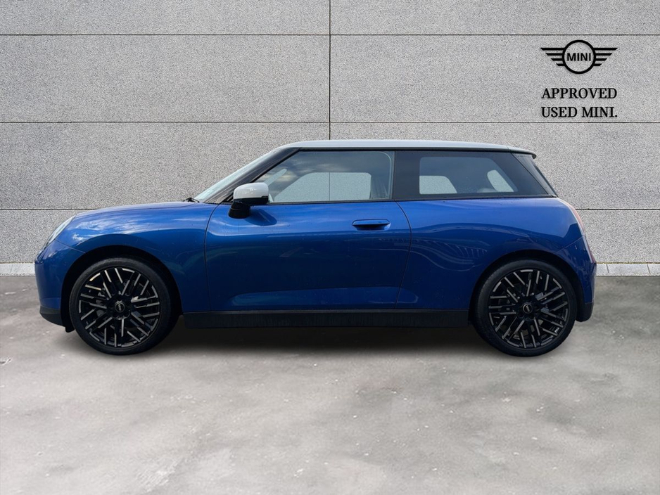 2025 MINI Hatch Cooper SE €32,950