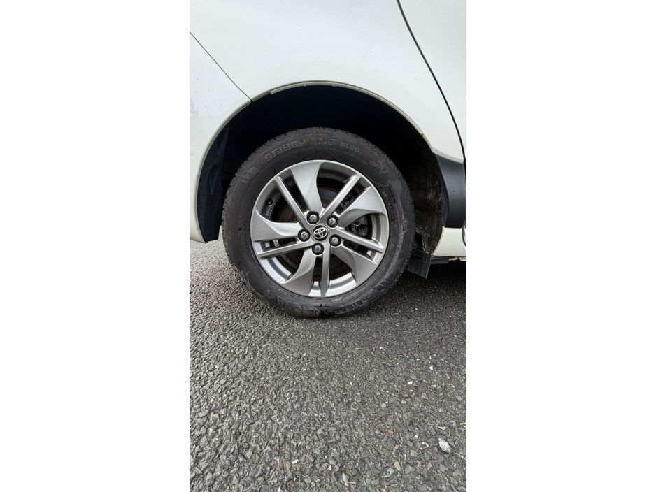 2019 Toyota Sienta  €15,950