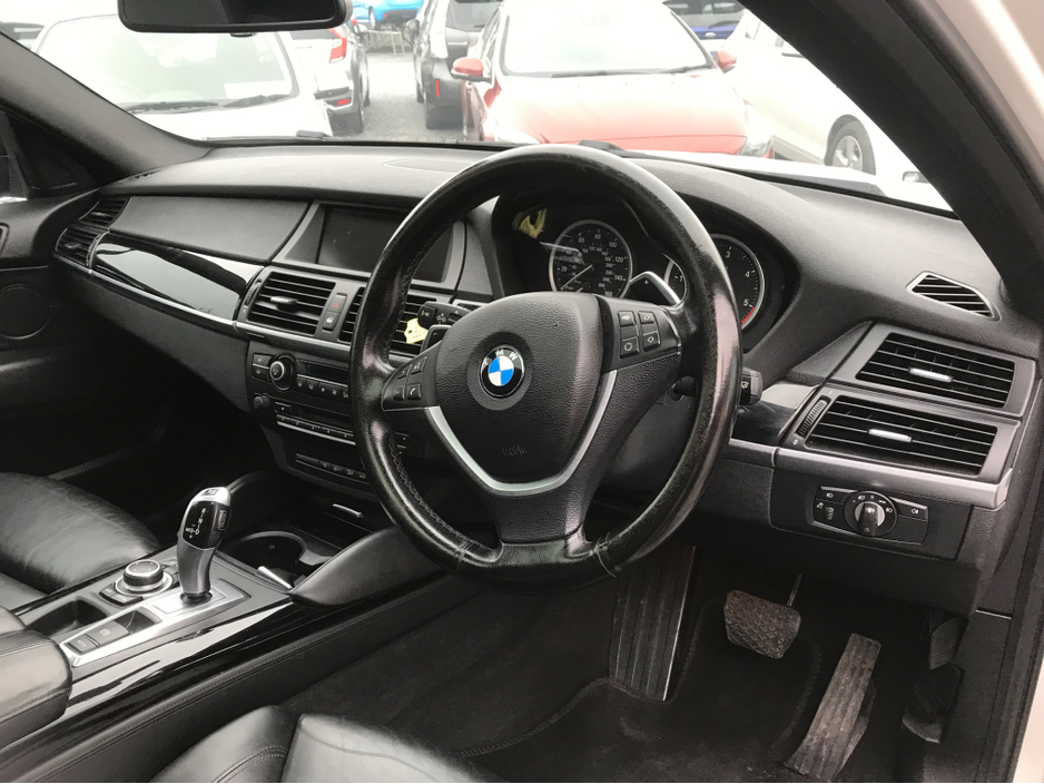 2012 BMW X6 - image 17