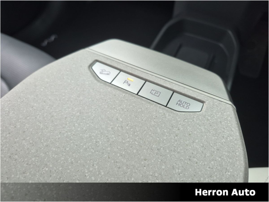 2025 Kia EV3 - image 14