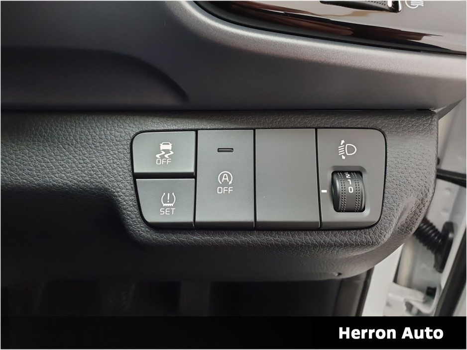 2021 Kia Stonic - image 13