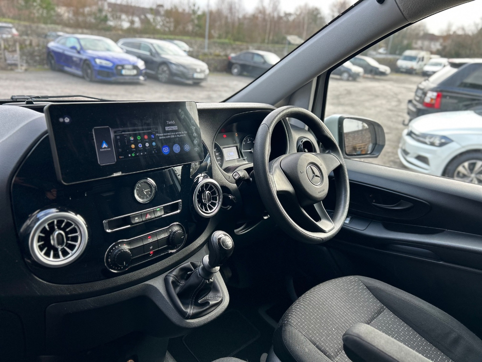 2023 Mercedes-Benz Vito - image 10