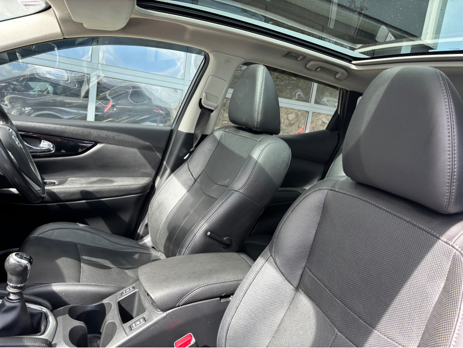 2016 Nissan Qashqai - image 8