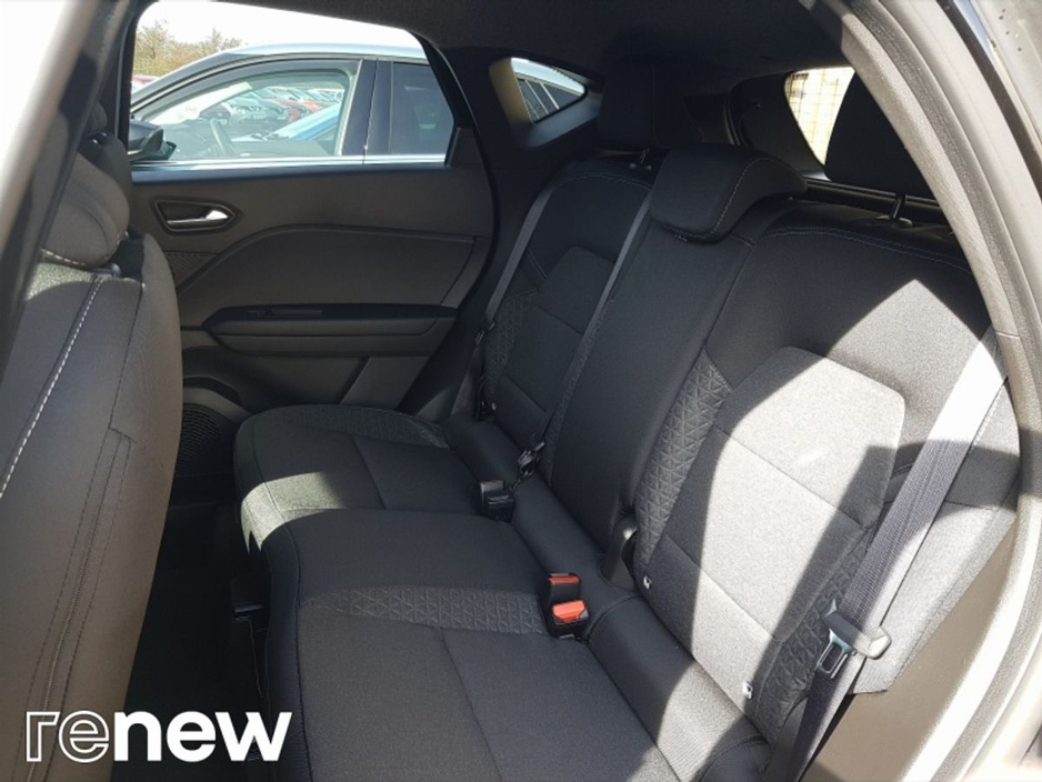 2026 Renault Captur - image 11