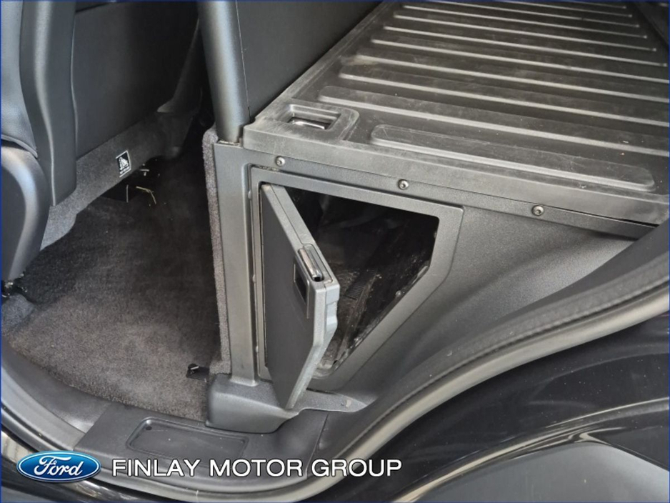 2024 Land Rover Discovery - image 20