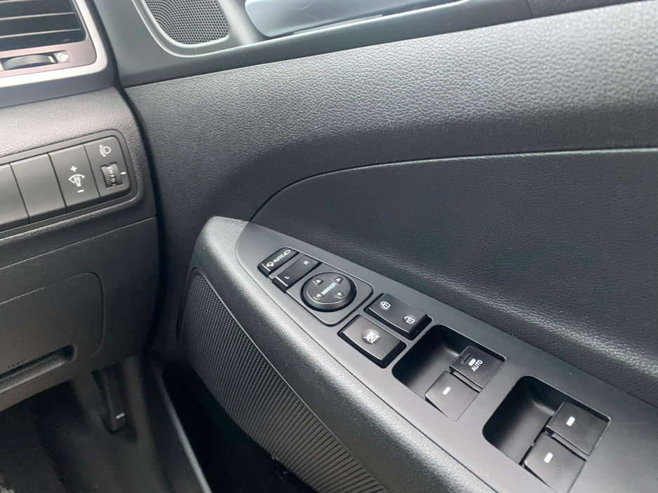 2017 Hyundai Tucson 1.7 CRDI EXECUTIVE 5DR // GREAT CONDITION // LEATHER, HEATED SEATS AND SAT NAV // €12,950