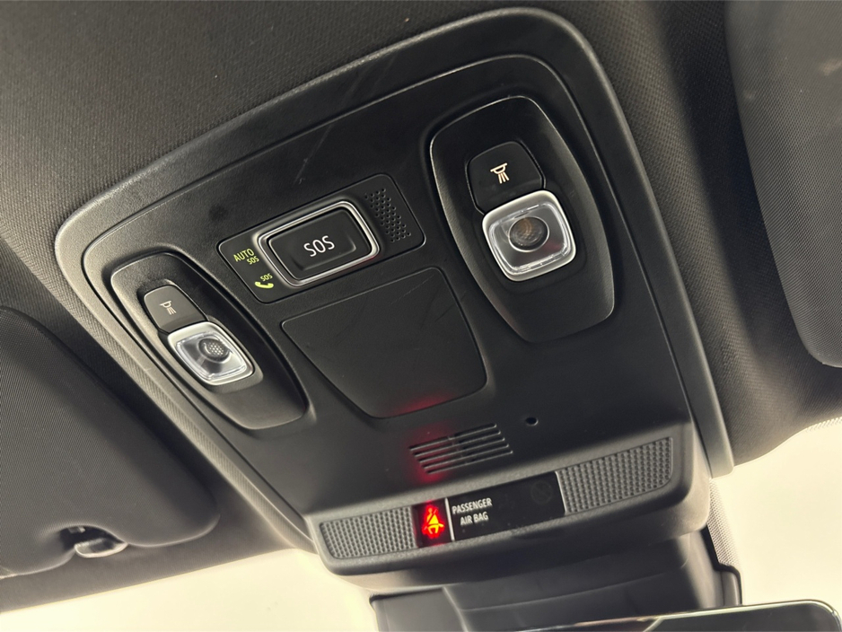 2021 Renault Megane - image 26