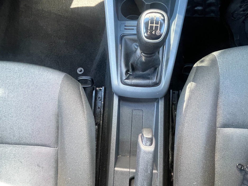 2015 Skoda Fabia - image 14