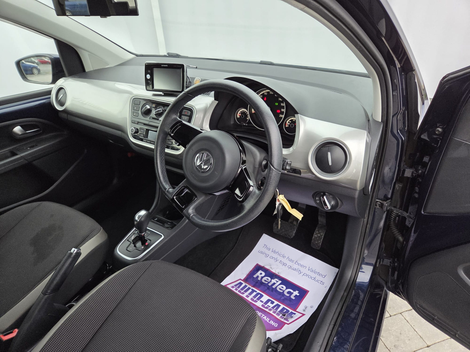 2015 Volkswagen up! - image 16