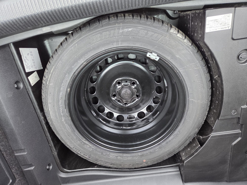 2011 Volkswagen Passat - image 22