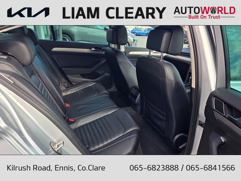 2015 Volkswagen Passat - image 9