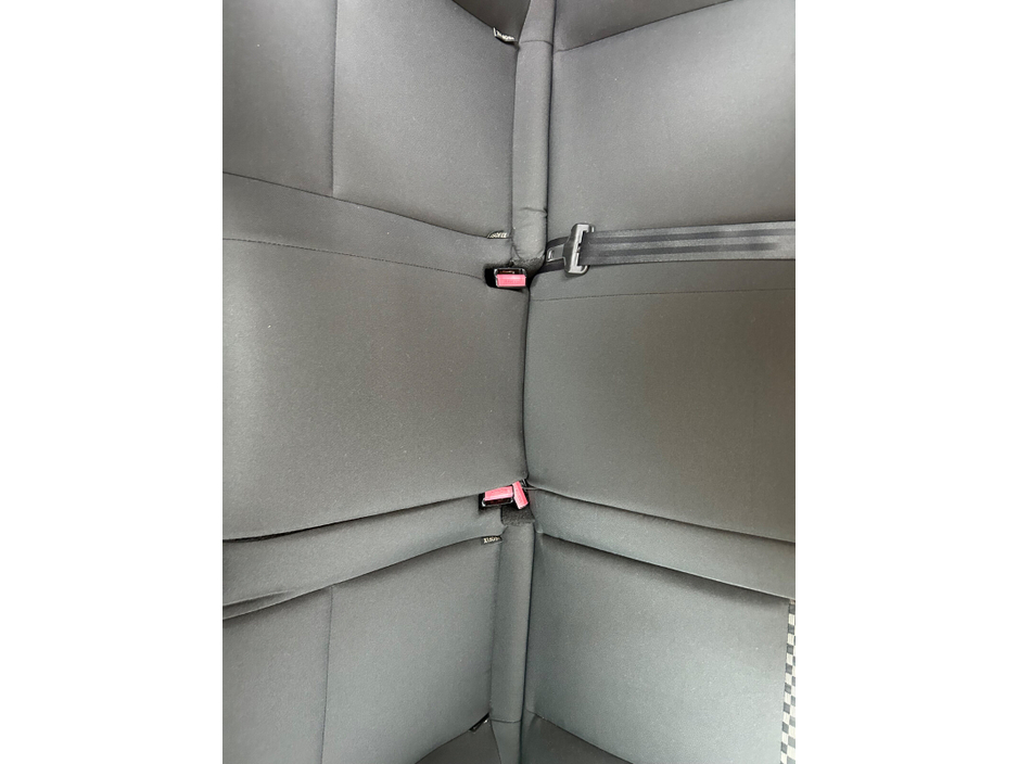 2013 Renault Megane - image 13