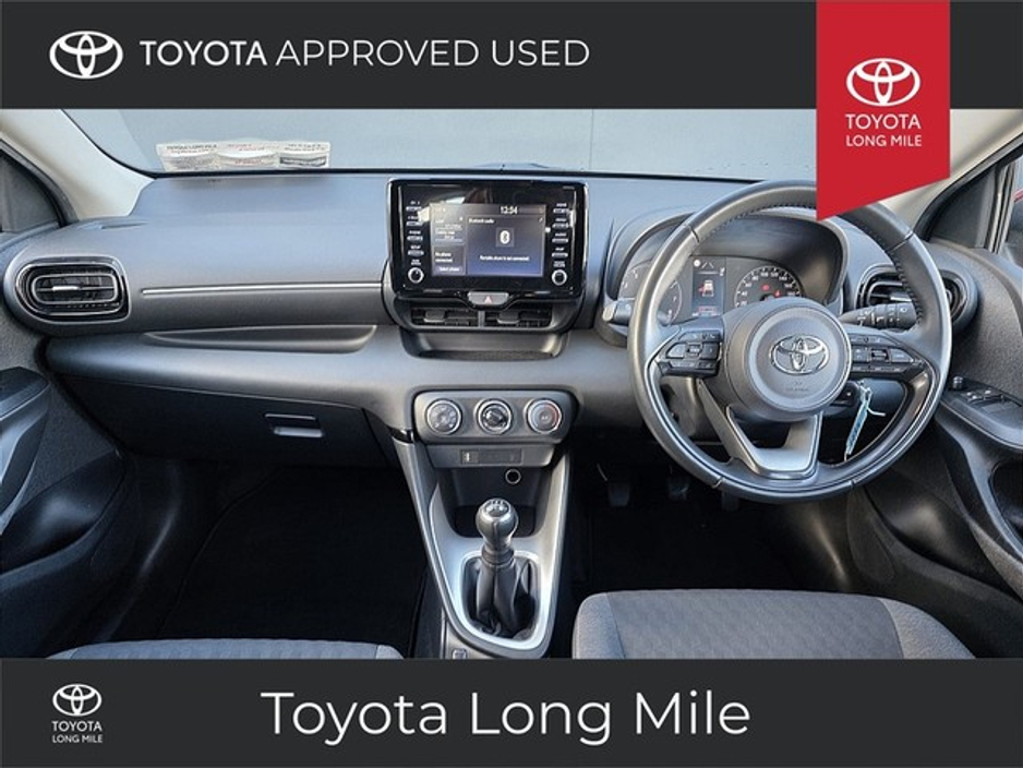 2023 Toyota Yaris - image 8