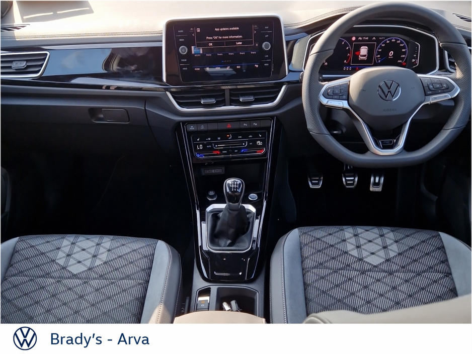 2025 Volkswagen T-Roc - image 2