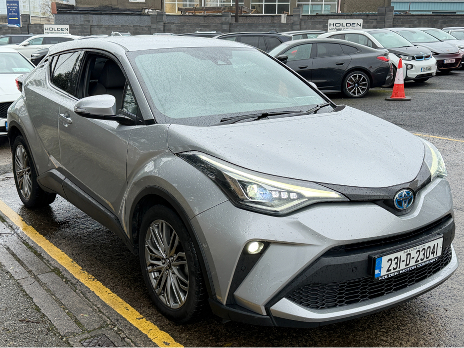 2023 Toyota C-HR HYBRID..Keyless Entry..Apple CarPlay €22,750